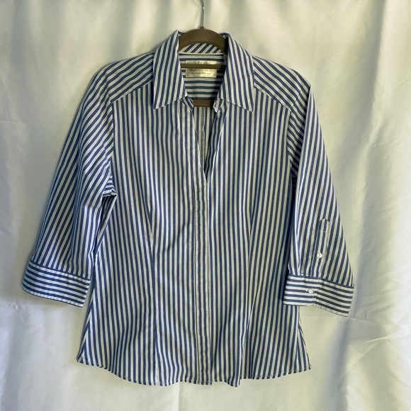 🌷3/$25🌷 Button up shirt - Picture 1 of 4